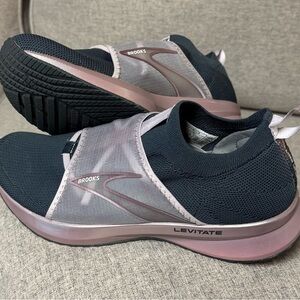 Brooks Women's Levitate Limited Edition Shoes - Grey and Pink